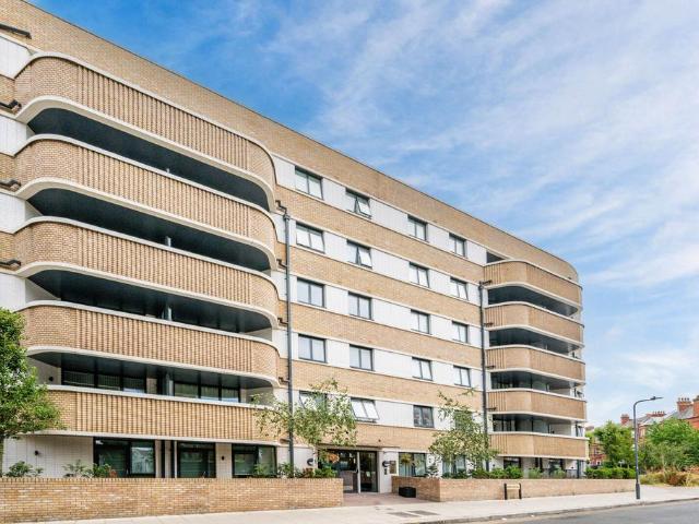 Flat for sale in Mapesbury, Greater London
