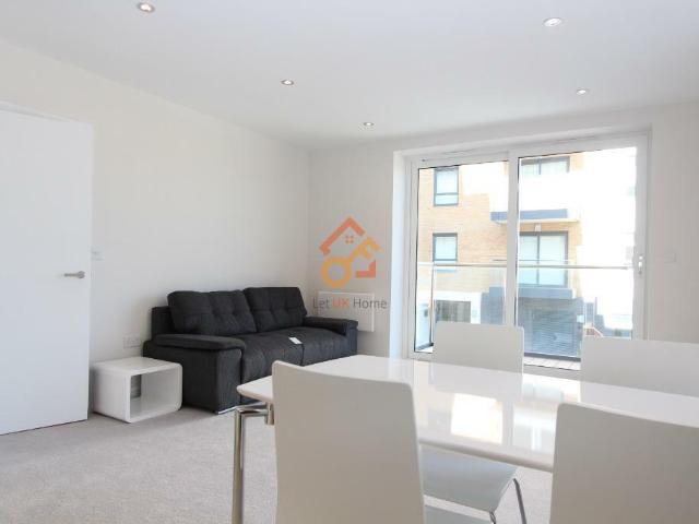 Flat for sale in Whitley, Reading