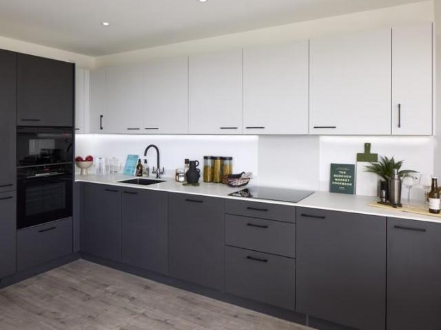 Flat for sale in London Borough of Lewisham, Ladywell