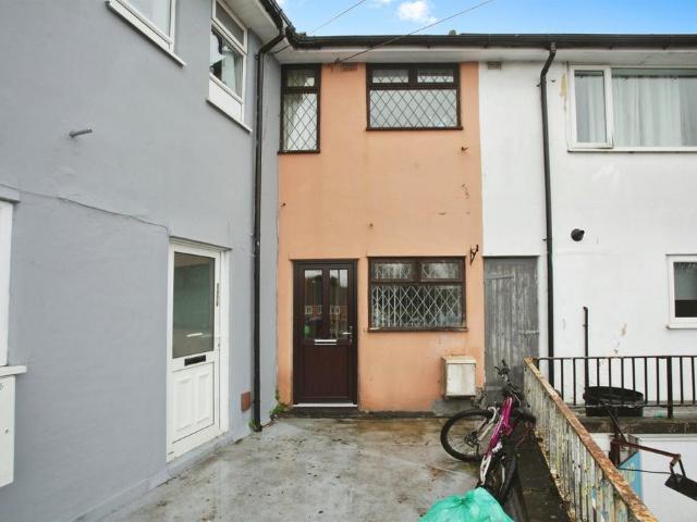 Flat for sale in Potters Green, West Midlands