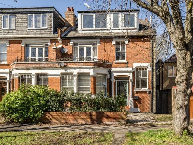 Flat for sale in Friern Barnet, Greater London