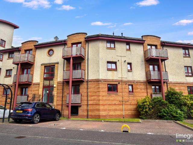 Flat for sale in Fort, Scotland