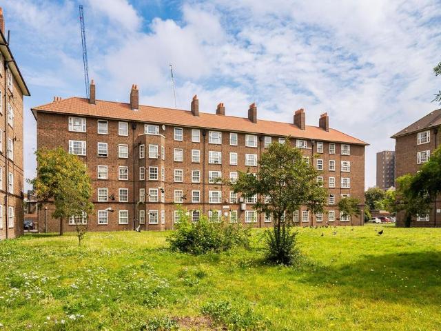 Flat for sale in Peckham, Greater London
