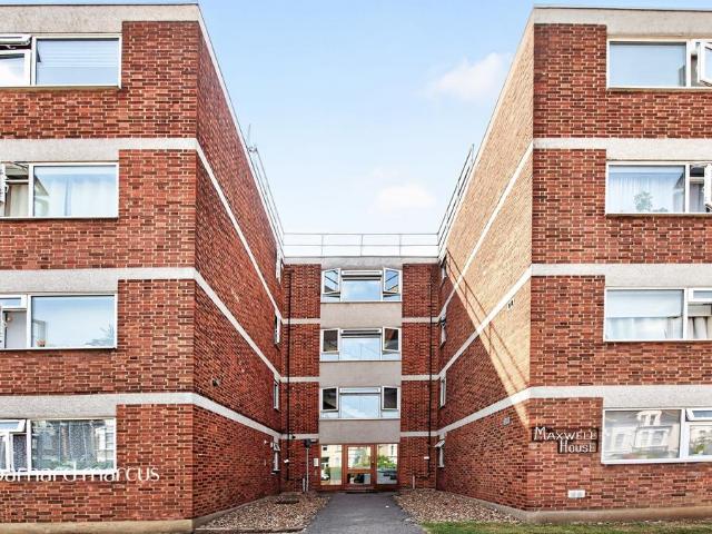 Flat for sale in Greater London