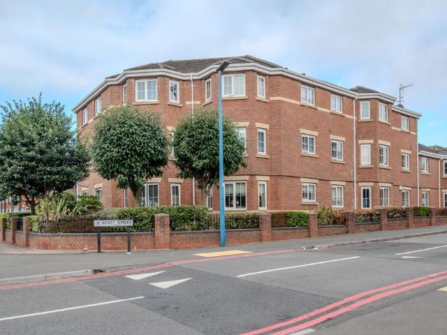 Flat for sale in Horseley Heath, Tipton