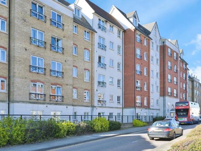 Flat for sale in Semilong, Northampton