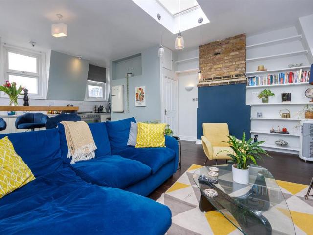 Flat for sale in Gospel Oak, Greater London