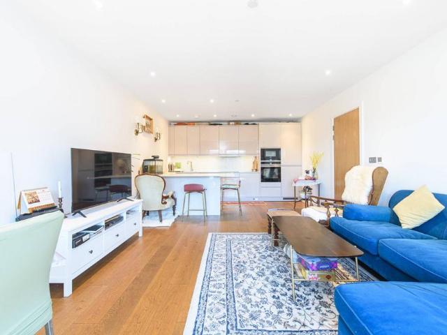Flat for sale in Colindale, Greater London