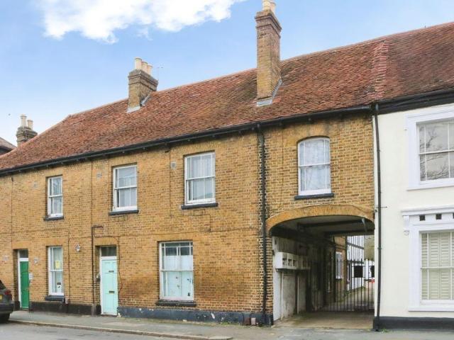 Flat for sale in Colnbrook with Poyle, Slough