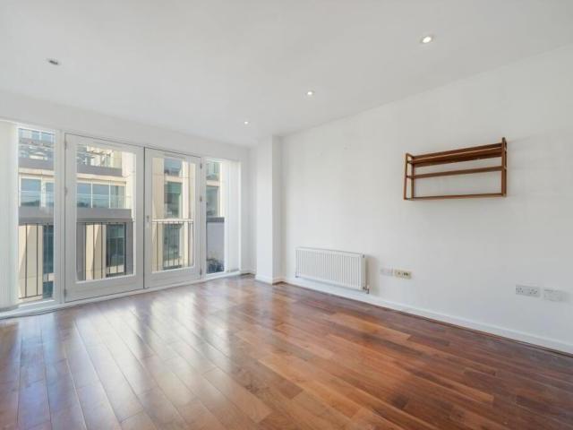 Flat for sale in Shoreditch, Greater London