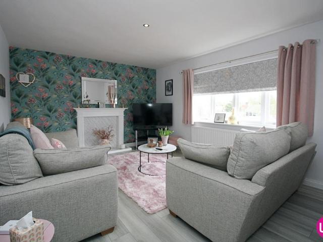 Flat for sale in Woolsington, Tyne And Wear