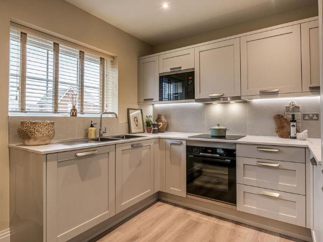 Flat for sale in Bray Wick, Maidenhead