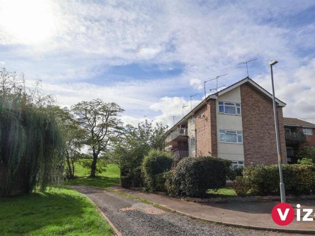 Flat for sale in Lodge Park, Redditch