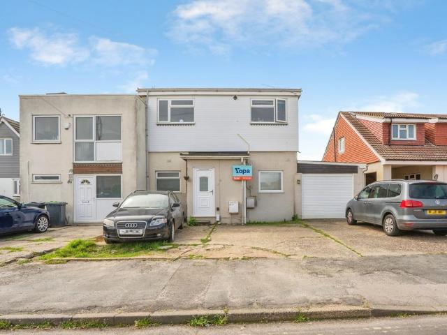 Flat for sale in Spring Vale, Hampshire
