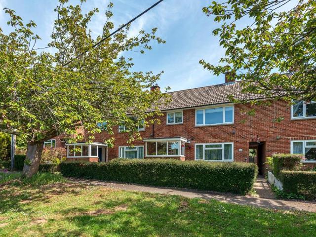 Flat for sale in Wormley, Fole