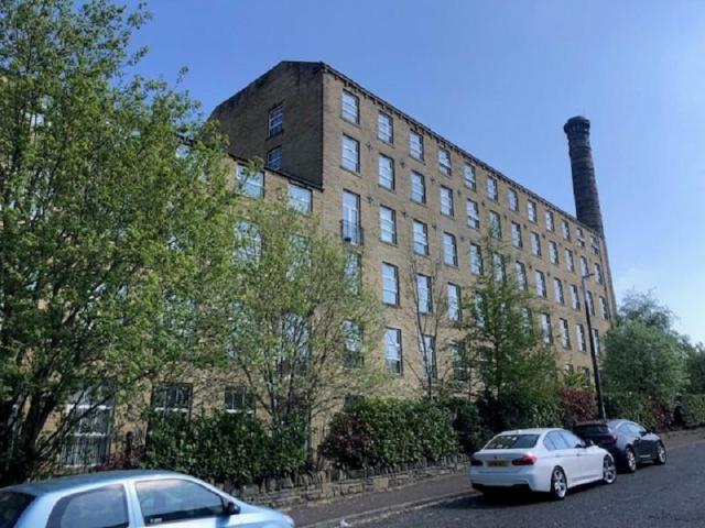 Flat for sale in Elland, West Yorkshire