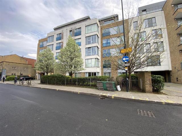 Flat for sale in Hammersmith, Greater London