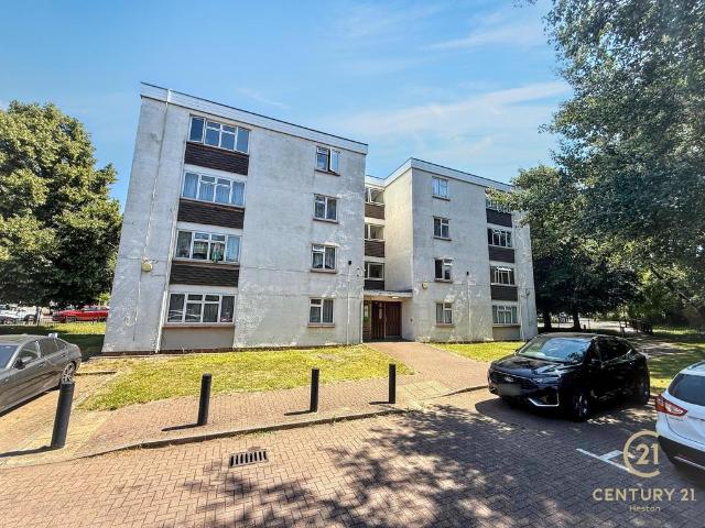 Flat for sale in London Borough of Hounslow, Greater London