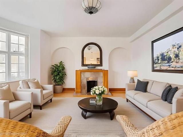 Flat for sale in Bayswater, Greater London