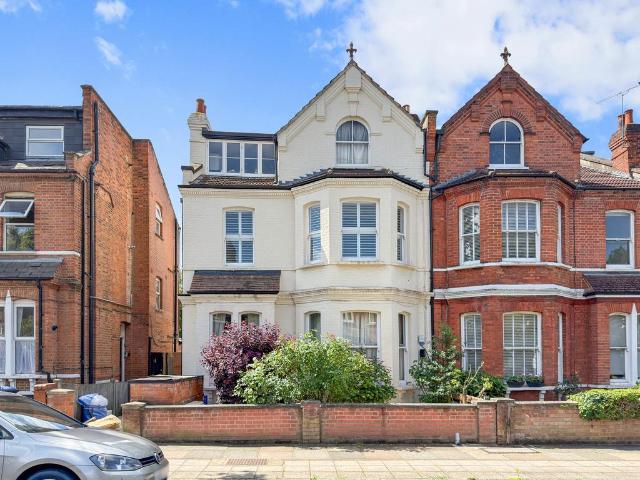 Flat for sale in Mapesbury, Greater London