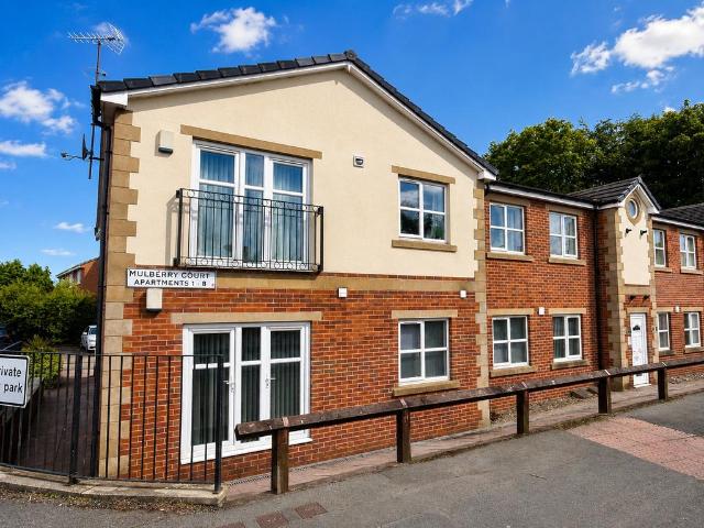 Flat for sale in West Yorkshire