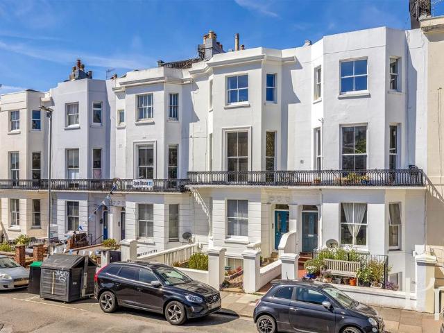 Flat for sale in Brunswick