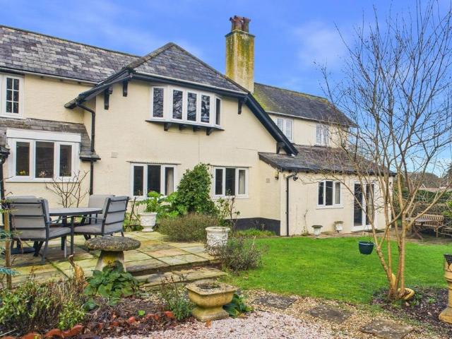 Flat for sale in West Hill, Budlake