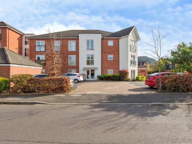 Flat for sale in Forthampton, Worcestershire