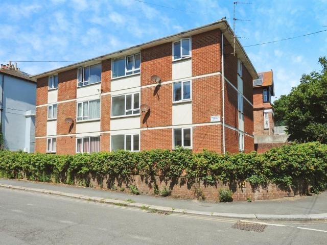 Flat for sale in West Marina, Guestling Green