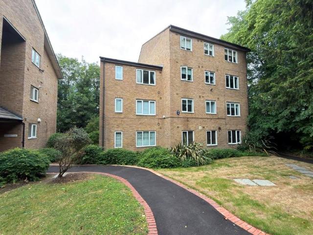 Flat for sale in London Borough of Lewisham, Deptford