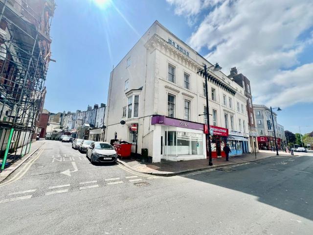Flat for sale in Eastbourne, East Sussex
