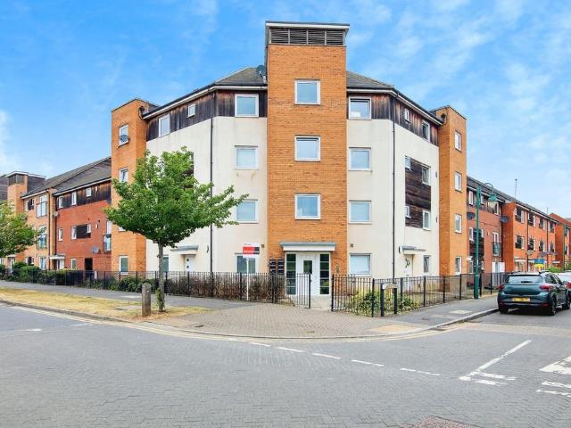 Flat for sale in Hampton Hargate, Peterborough