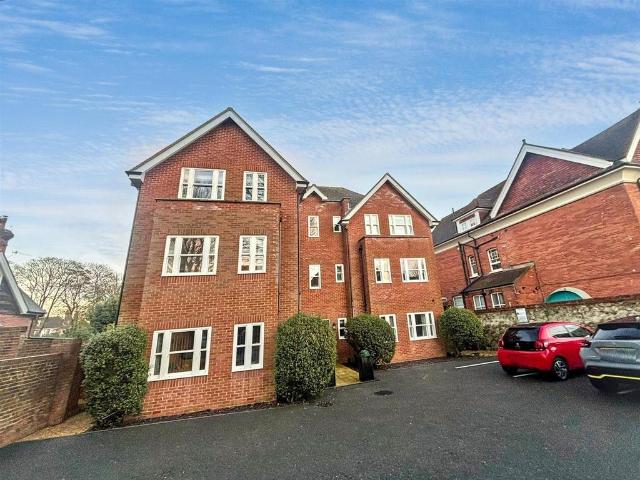 Flat for sale in Eastbourne, East Sussex