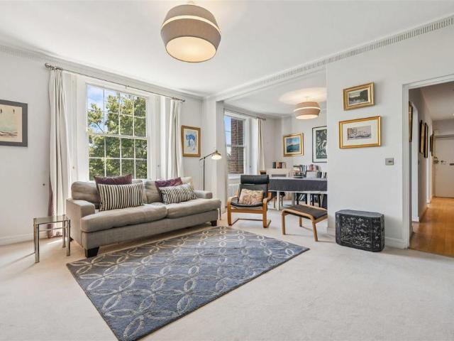 Flat for sale in West Kensington, Greater London
