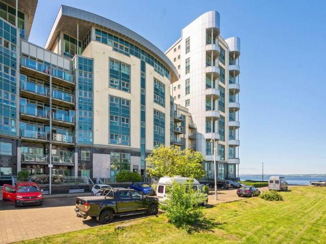 Flat for sale in Newhaven, Leith