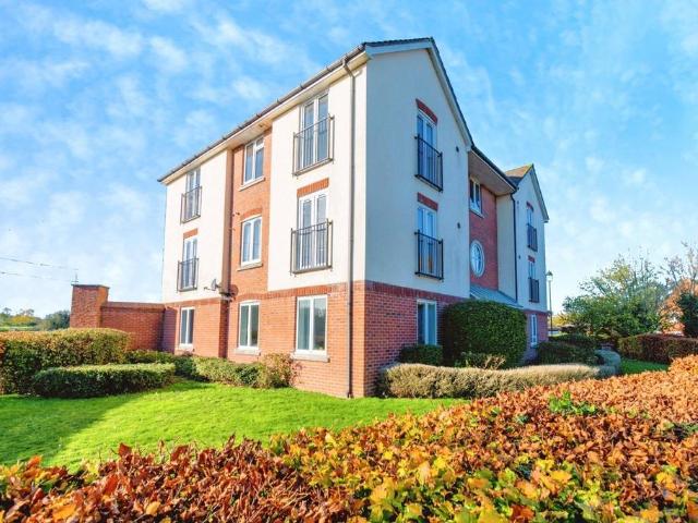 Flat for sale in Marchwood, New Forest