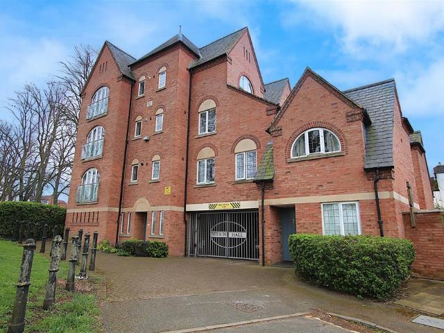 Flat for sale in Semilong, Northampton