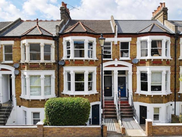 Flat for sale in London Borough of Lewisham, Brockley