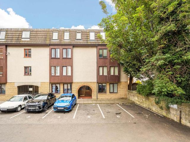 Flat for sale in Lauriston, Scotland