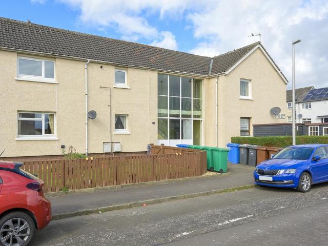 Flat for sale in Peasehill, Scotland