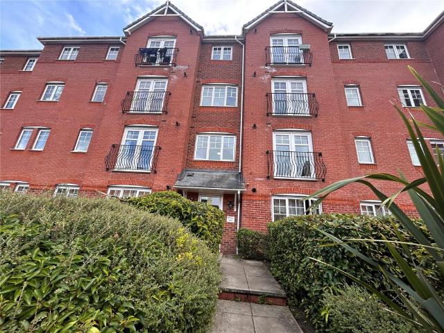 Flat for sale in Hammond Street