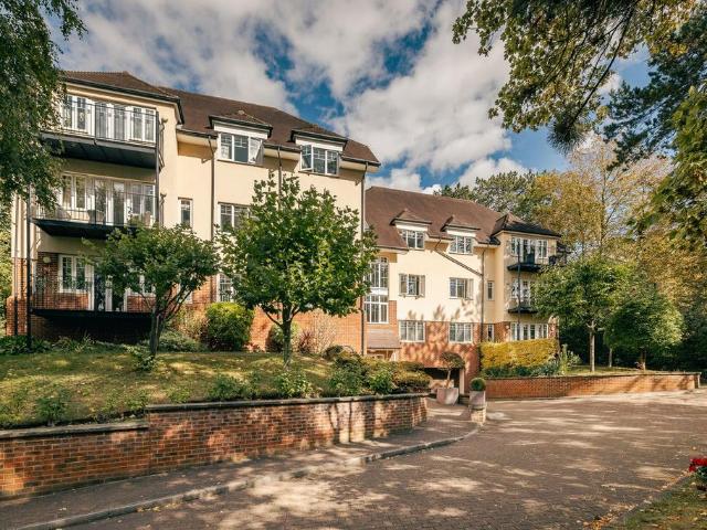 Flat for sale in London Borough of Croydon, Greater London