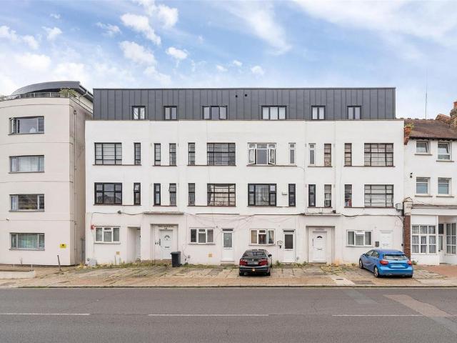 Flat for sale in London Borough of Lewisham, Greater London