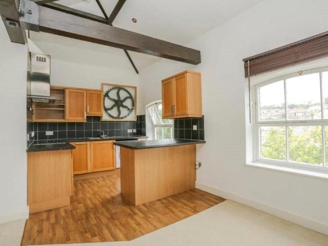 Flat for sale in Buckland, Ash