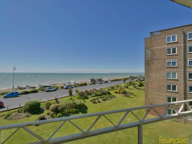Flat for sale in Central, Heathlands