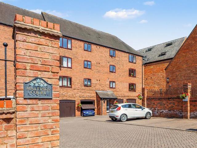 Flat for sale in Stratford-upon-Avon, Alderminster