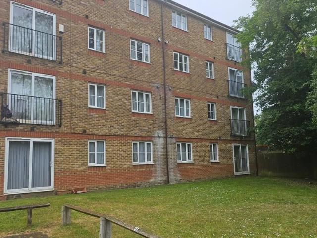 Flat for sale in London Borough of Bexley, Greater London