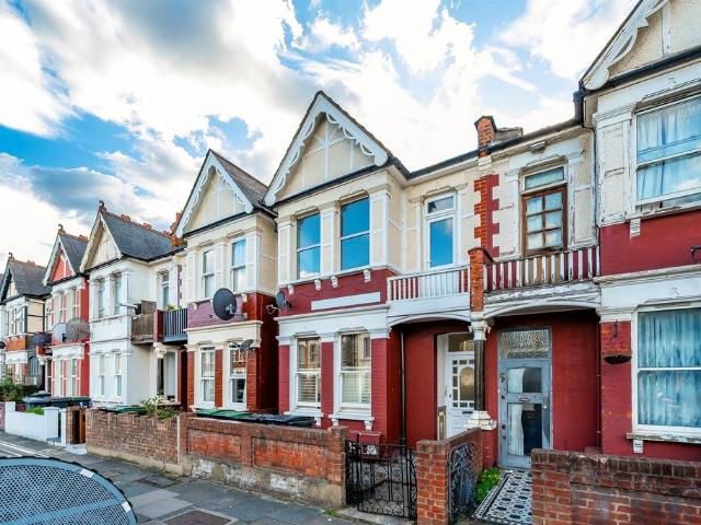 Flat for sale in Greater London