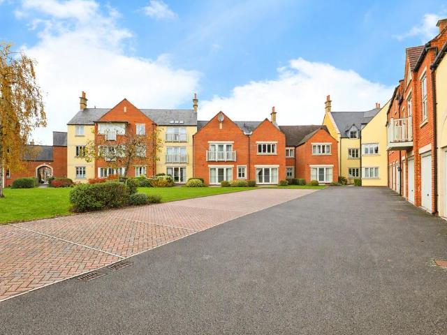 Flat for sale in Moreton-in-Marsh, Cotswold