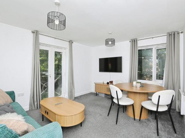 Flat for sale in Midway, Kent